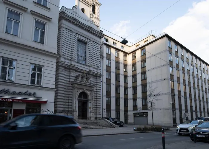 Premium Duplex 2br For 6 With Balcony Near Museums Metro U3 U2 *